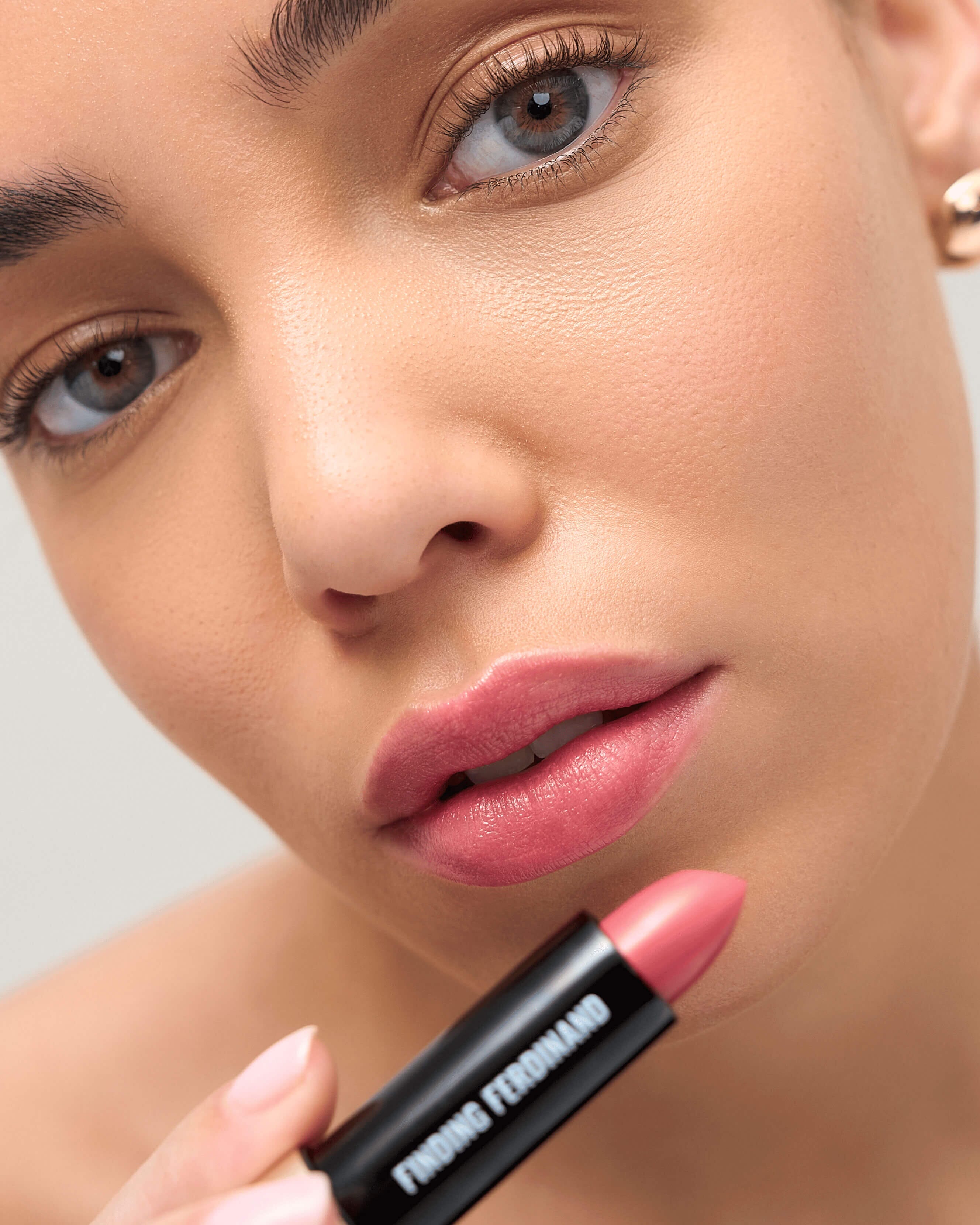 Coraline (Nude pink with warm peach undertones)